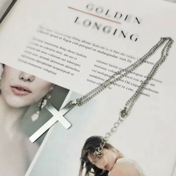 Silver Stainless Cross Pendant Fashion Necklace 17.5"-19.5” Adjustable Chain - Picture 4 of 5